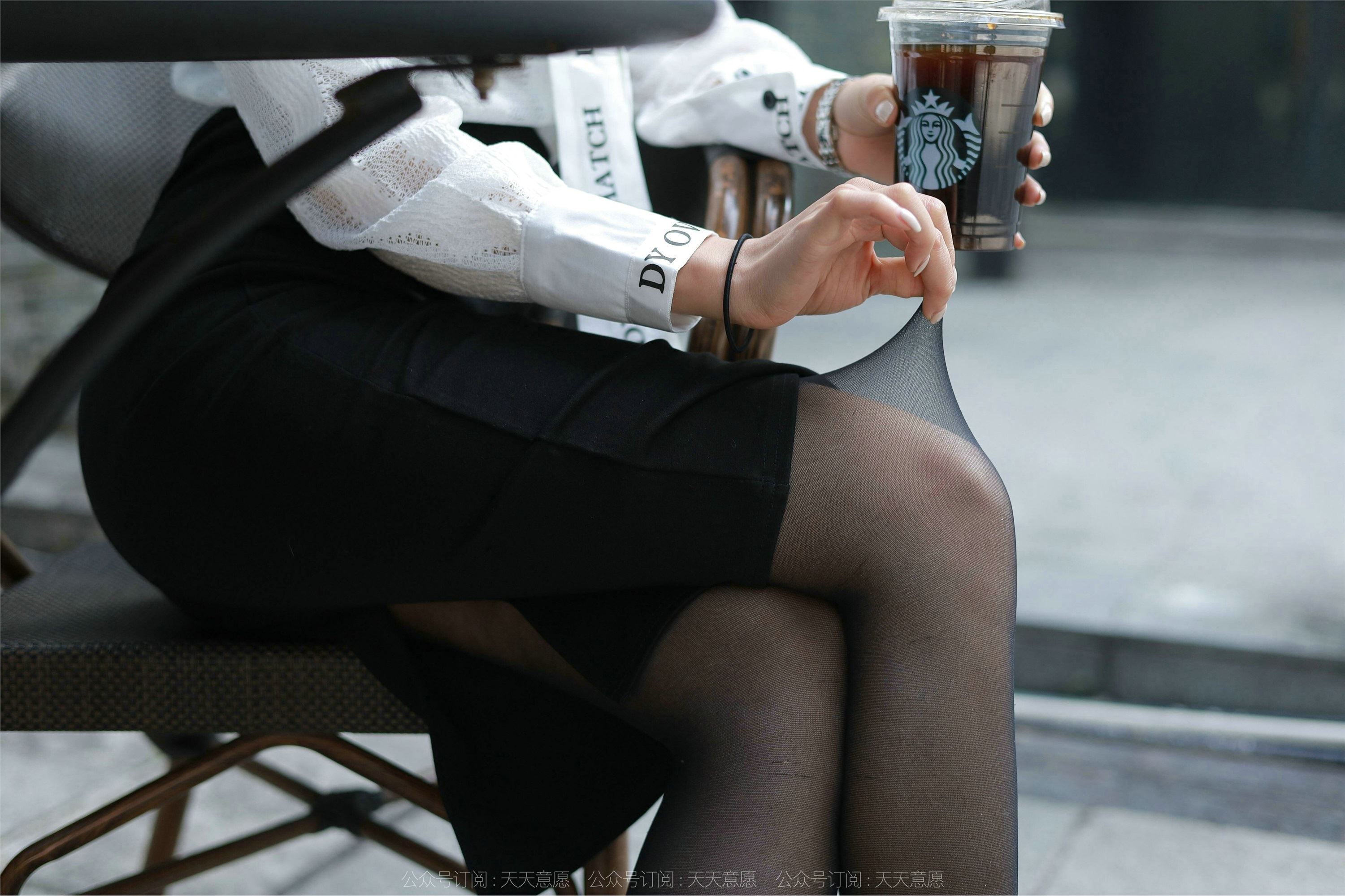 IESS异思趣向  2022.02.11 丝享家1002：婉萍《性感OL窄裙》